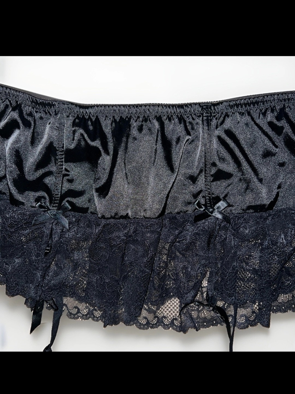 Cacique Black Satin And Lace Garter Skirt 26/28 Nwt